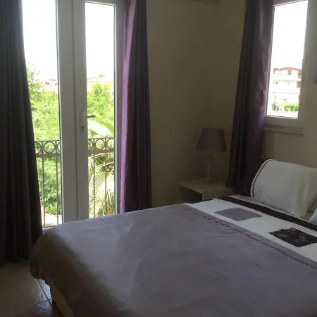 Villa Amber With Private Garden And Pool