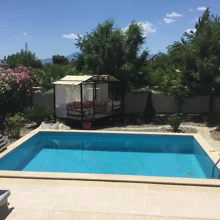 Amber With Private Garden And Pool *